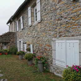 bien à louer - vue d'une maison extérieure